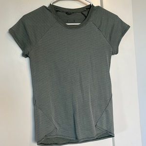 Oiselle tshirt